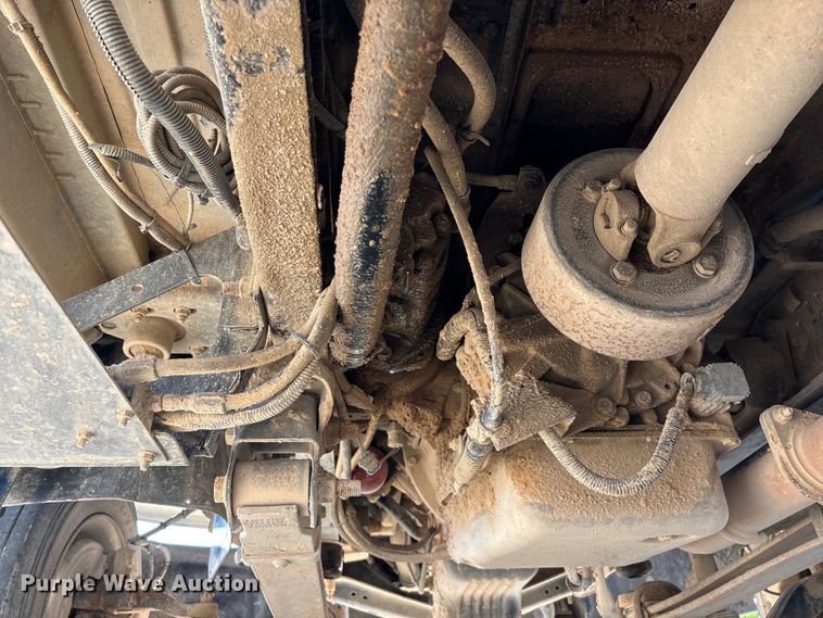 image for item FG0521 2006 GMC C5500 utility / service truck