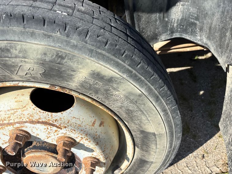 image for item FG0521 2006 GMC C5500 utility / service truck