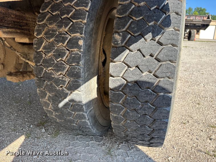 image for item FG0521 2006 GMC C5500 utility / service truck