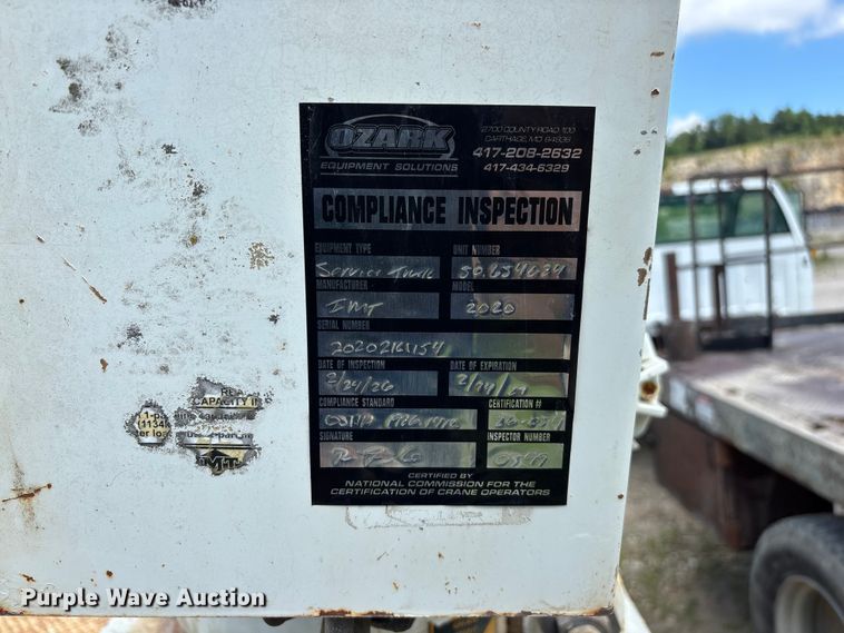 image for item FG0521 2006 GMC C5500 utility / service truck