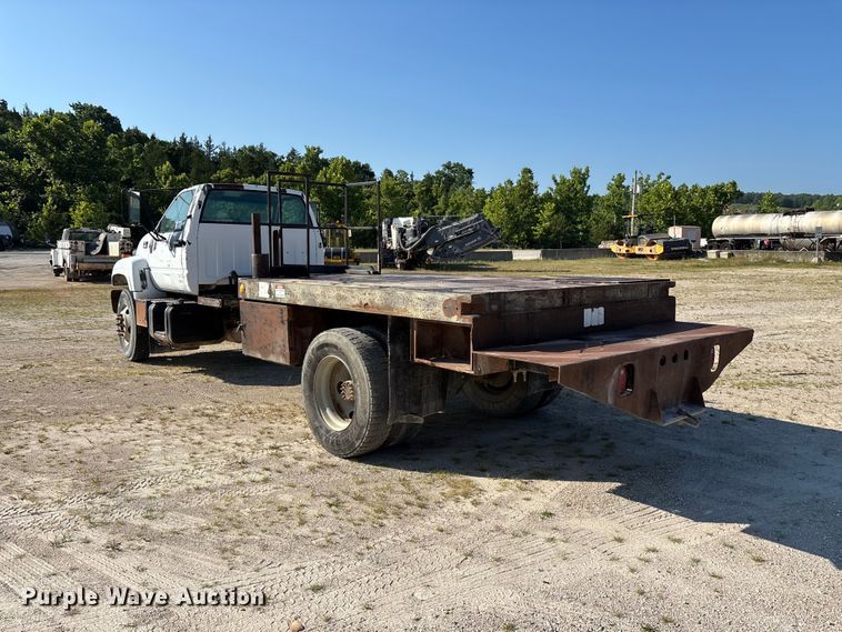 image for item FG0522 1999 Chevrolet C6500 flatbed truck