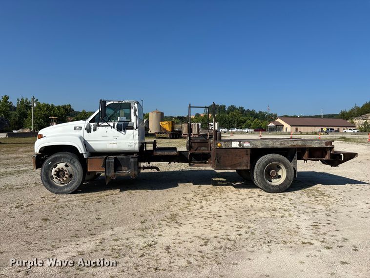 image for item FG0522 1999 Chevrolet C6500 flatbed truck