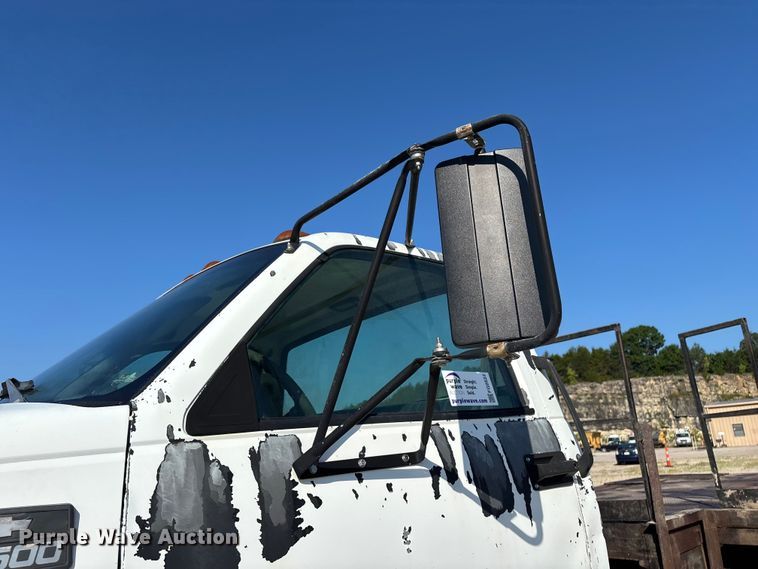 image for item FG0522 1999 Chevrolet C6500 flatbed truck