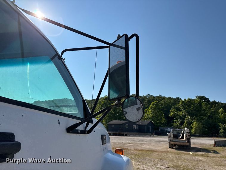 image for item FG0522 1999 Chevrolet C6500 flatbed truck