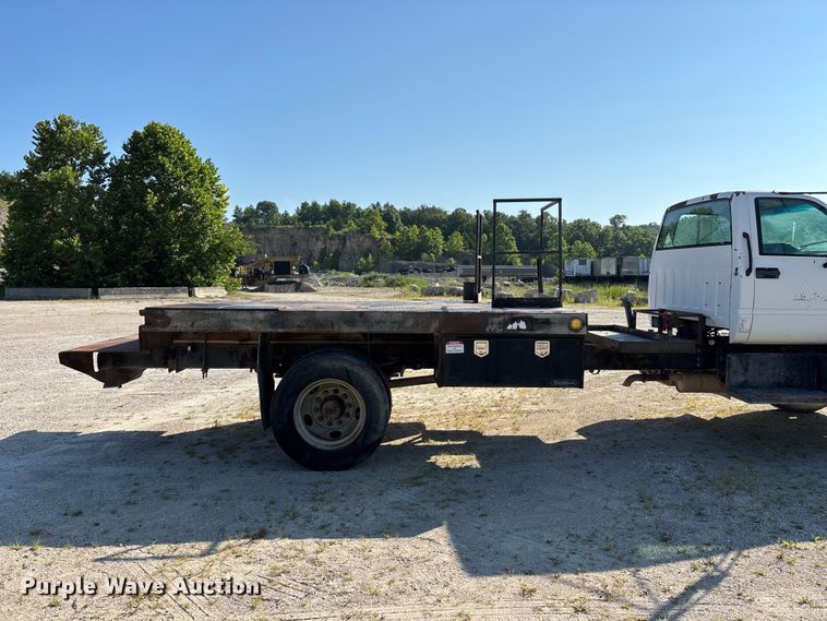 image for item FG0522 1999 Chevrolet C6500 flatbed truck