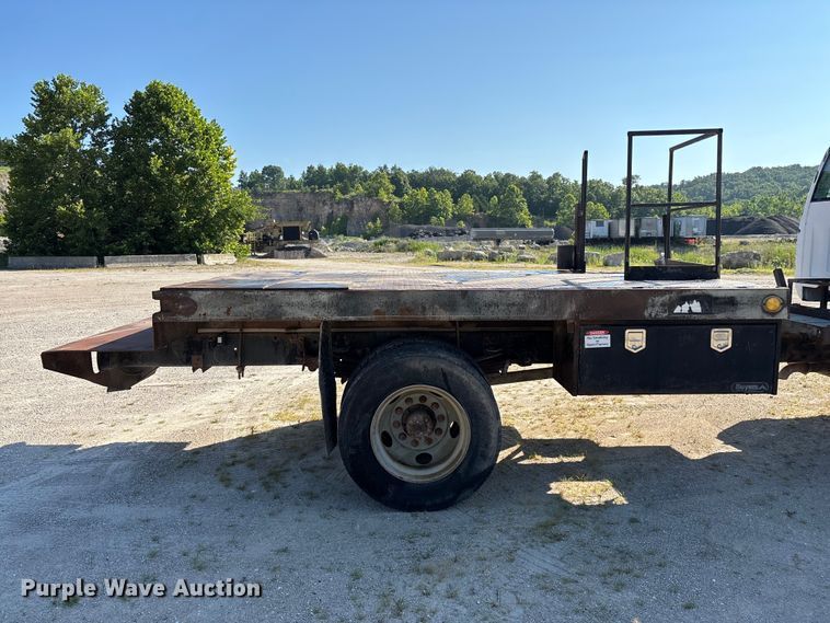 image for item FG0522 1999 Chevrolet C6500 flatbed truck
