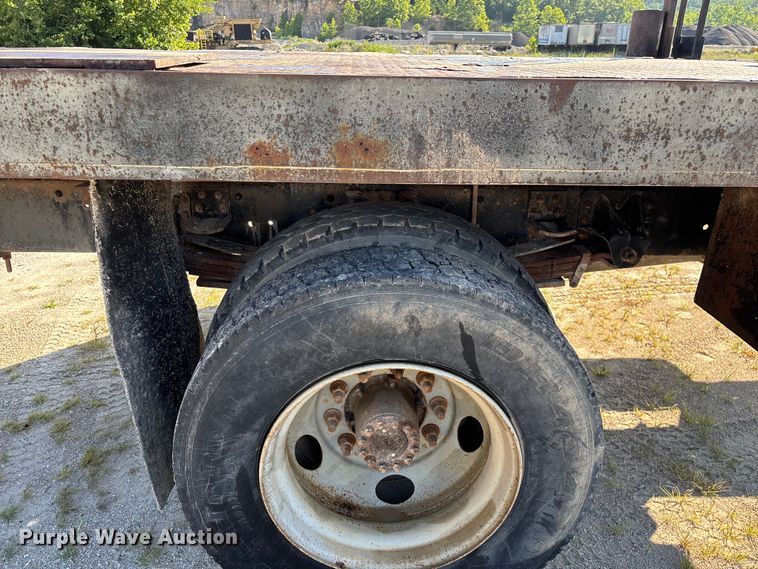 image for item FG0522 1999 Chevrolet C6500 flatbed truck