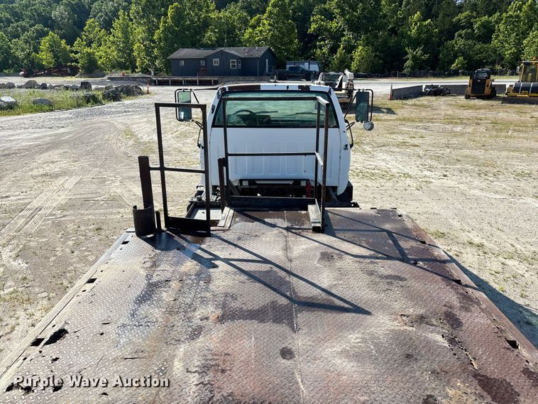 image for item FG0522 1999 Chevrolet C6500 flatbed truck