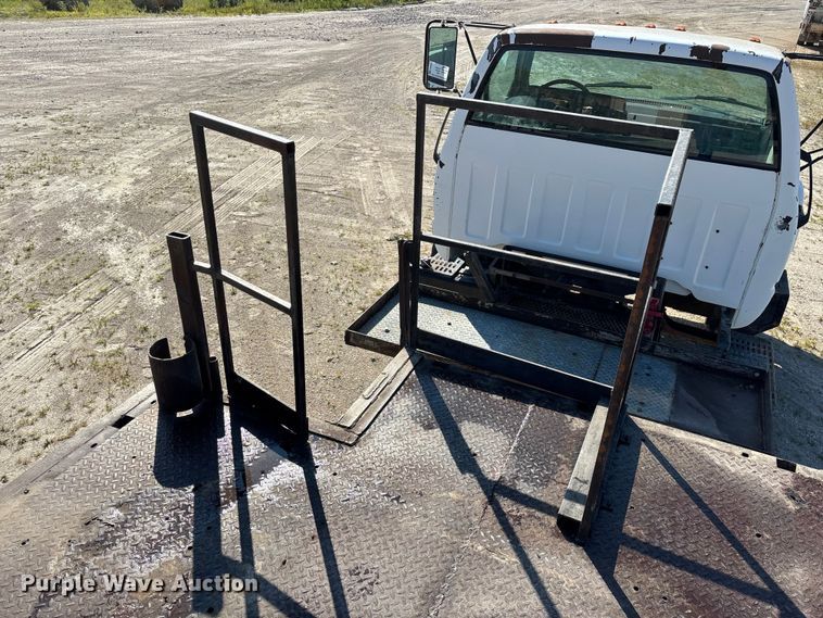 image for item FG0522 1999 Chevrolet C6500 flatbed truck