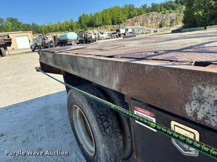 image for item FG0522 1999 Chevrolet C6500 flatbed truck