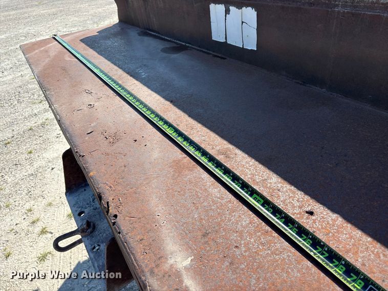 image for item FG0522 1999 Chevrolet C6500 flatbed truck