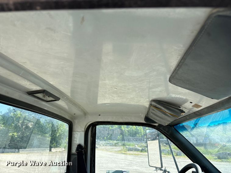 image for item FG0522 1999 Chevrolet C6500 flatbed truck