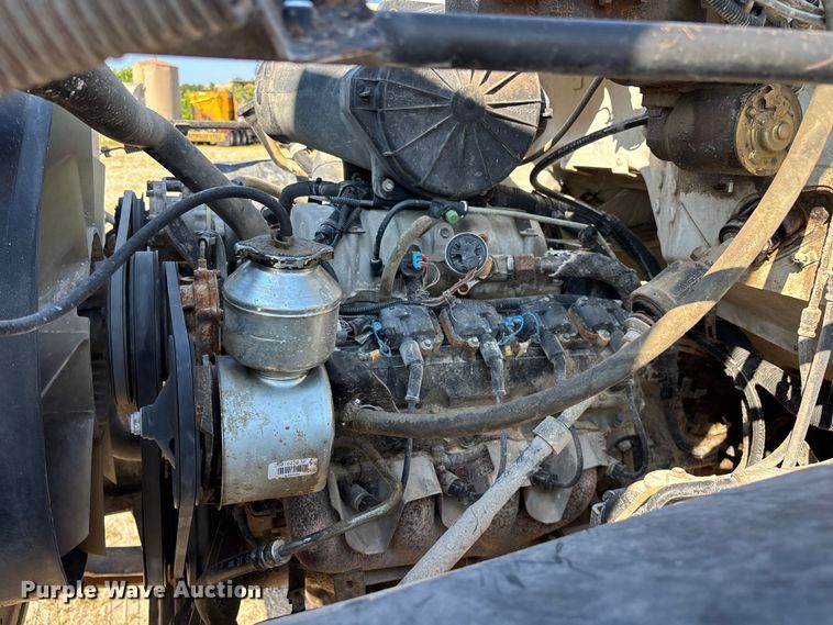 image for item FG0522 1999 Chevrolet C6500 flatbed truck