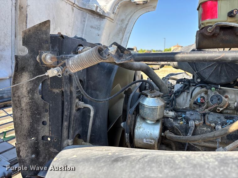 image for item FG0522 1999 Chevrolet C6500 flatbed truck