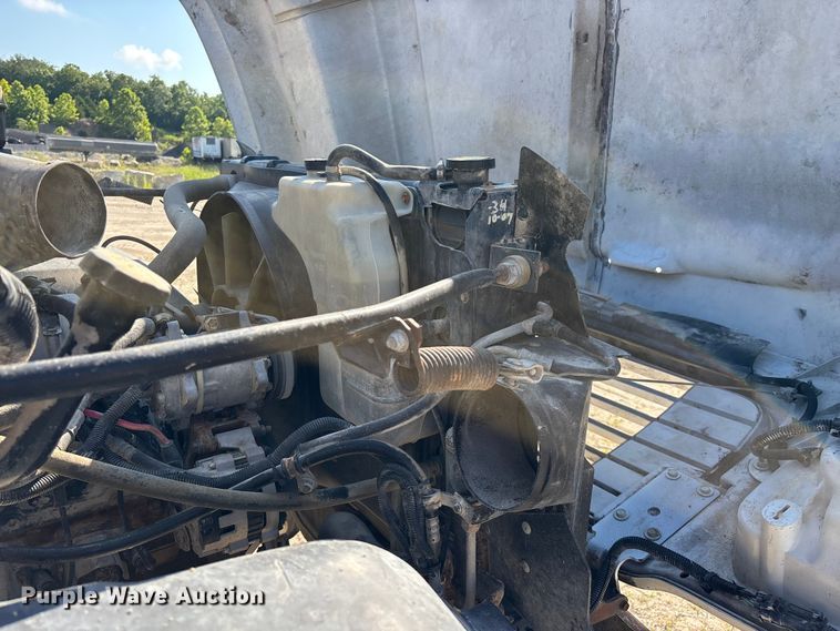 image for item FG0522 1999 Chevrolet C6500 flatbed truck