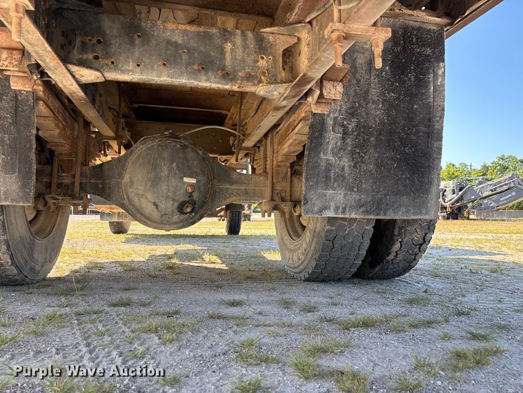 image for item FG0522 1999 Chevrolet C6500 flatbed truck