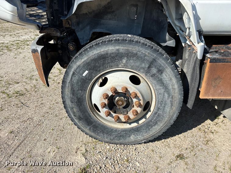 image for item FG0522 1999 Chevrolet C6500 flatbed truck