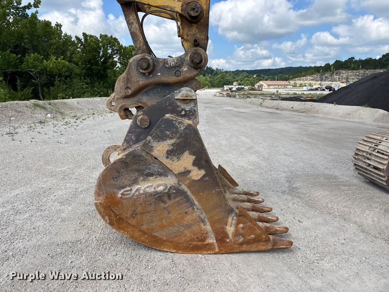 image for item FG0523 2004 Komatsu PC300LC-7L excavator