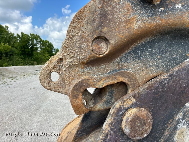 image for item FG0523 2004 Komatsu PC300LC-7L excavator