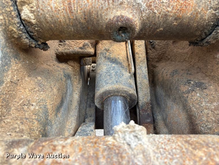 image for item FG0523 2004 Komatsu PC300LC-7L excavator