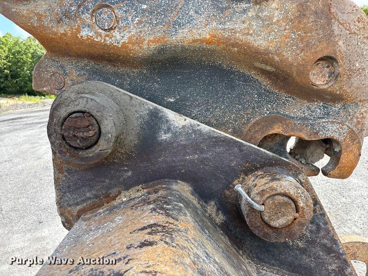 image for item FG0523 2004 Komatsu PC300LC-7L excavator