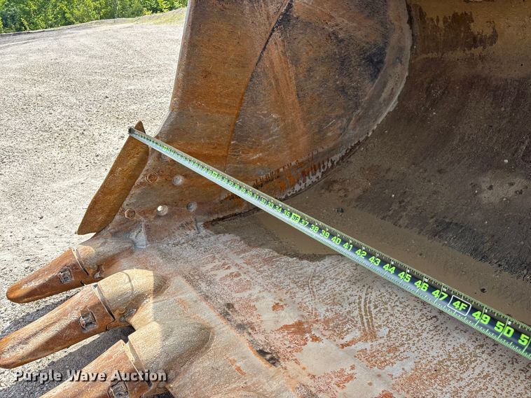 image for item FG0523 2004 Komatsu PC300LC-7L excavator