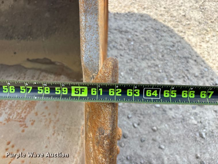 image for item FG0523 2004 Komatsu PC300LC-7L excavator