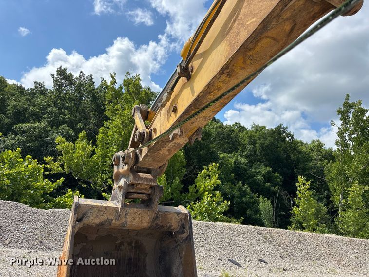 image for item FG0523 2004 Komatsu PC300LC-7L excavator
