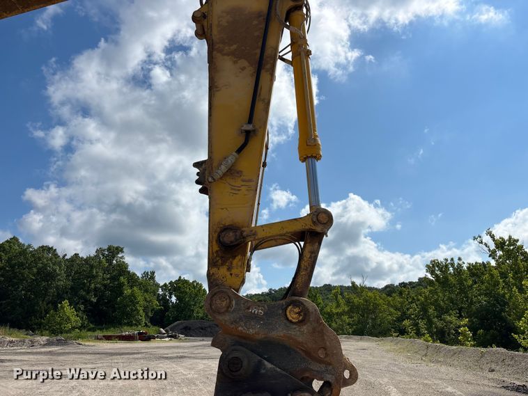 image for item FG0523 2004 Komatsu PC300LC-7L excavator