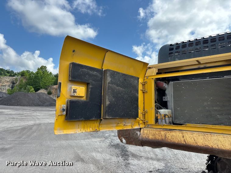 image for item FG0523 2004 Komatsu PC300LC-7L excavator