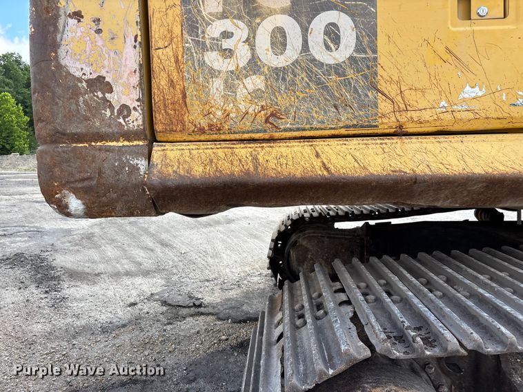 image for item FG0523 2004 Komatsu PC300LC-7L excavator