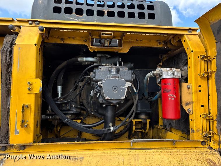 image for item FG0523 2004 Komatsu PC300LC-7L excavator