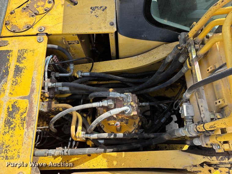 image for item FG0523 2004 Komatsu PC300LC-7L excavator