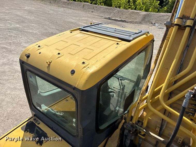 image for item FG0523 2004 Komatsu PC300LC-7L excavator