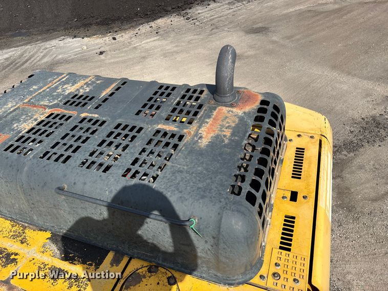 image for item FG0523 2004 Komatsu PC300LC-7L excavator
