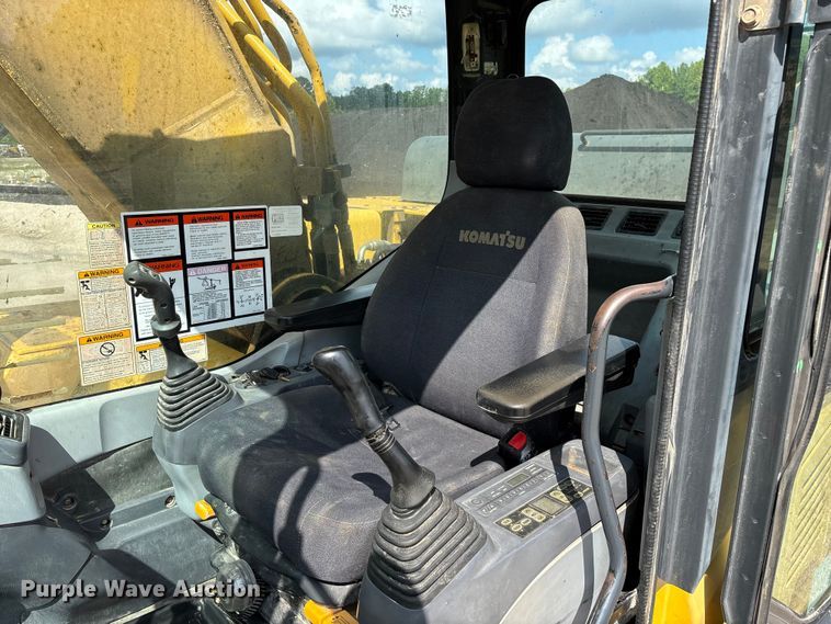 image for item FG0523 2004 Komatsu PC300LC-7L excavator