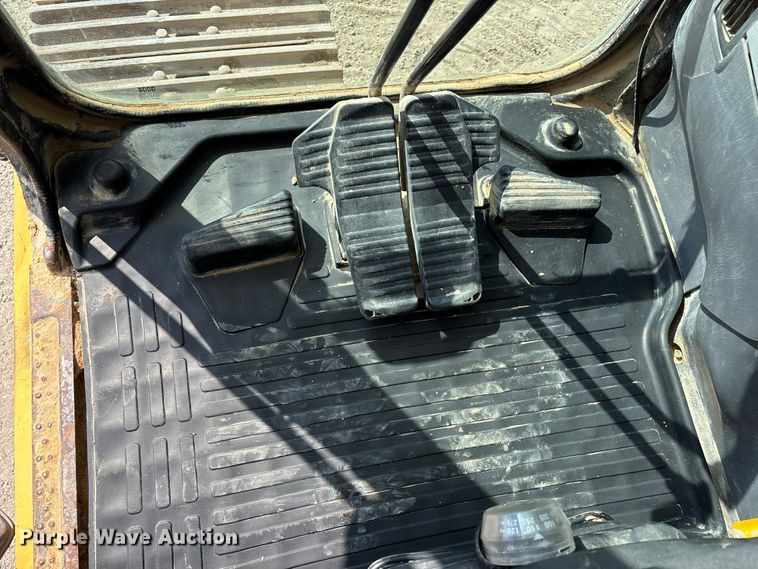 image for item FG0523 2004 Komatsu PC300LC-7L excavator