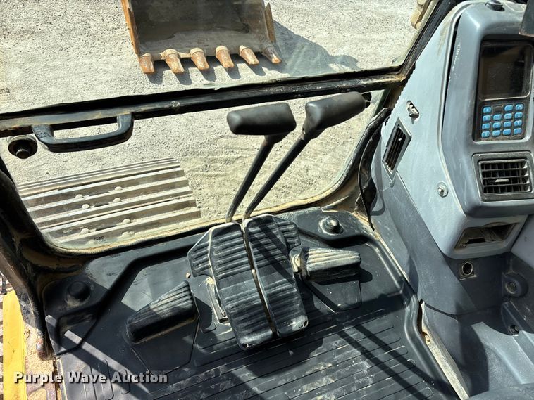 image for item FG0523 2004 Komatsu PC300LC-7L excavator