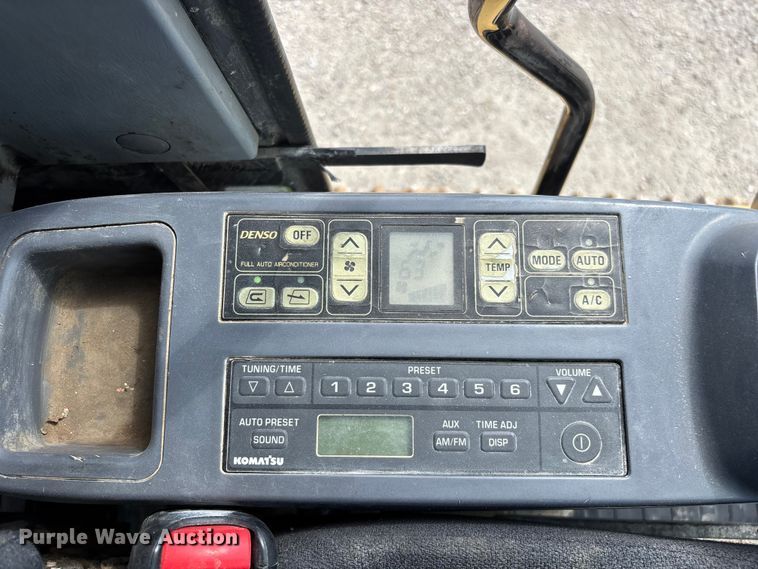 image for item FG0523 2004 Komatsu PC300LC-7L excavator