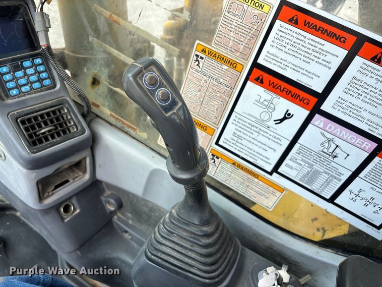 image for item FG0523 2004 Komatsu PC300LC-7L excavator