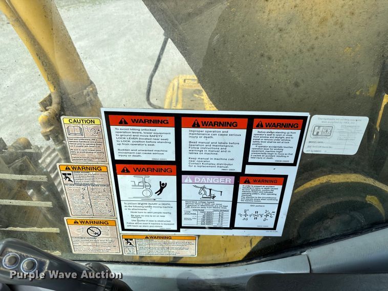 image for item FG0523 2004 Komatsu PC300LC-7L excavator