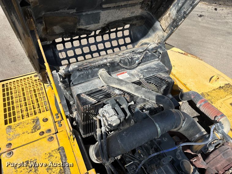 image for item FG0523 2004 Komatsu PC300LC-7L excavator