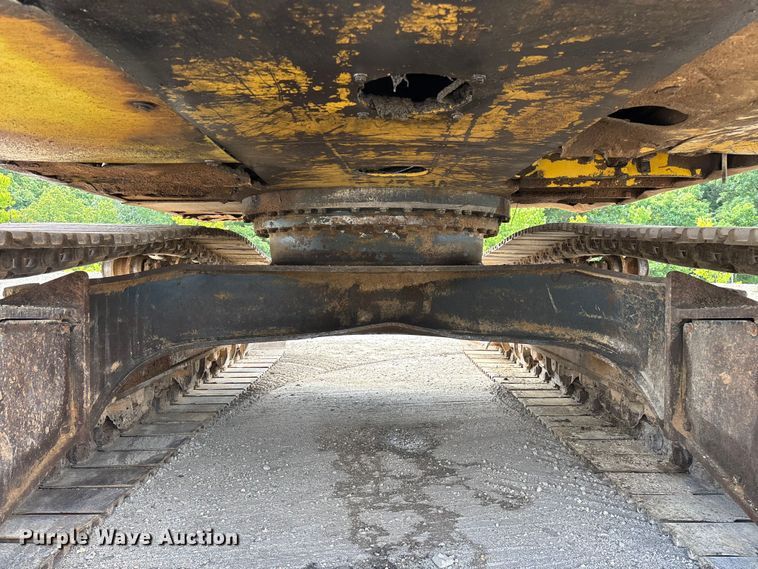 image for item FG0523 2004 Komatsu PC300LC-7L excavator