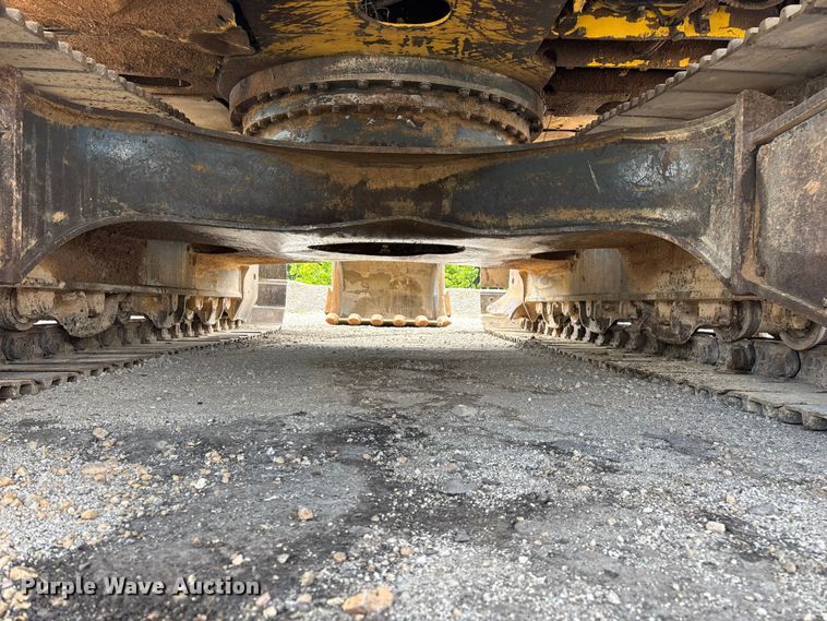 image for item FG0523 2004 Komatsu PC300LC-7L excavator