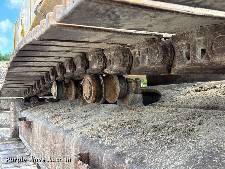 image for item FG0523 2004 Komatsu PC300LC-7L excavator