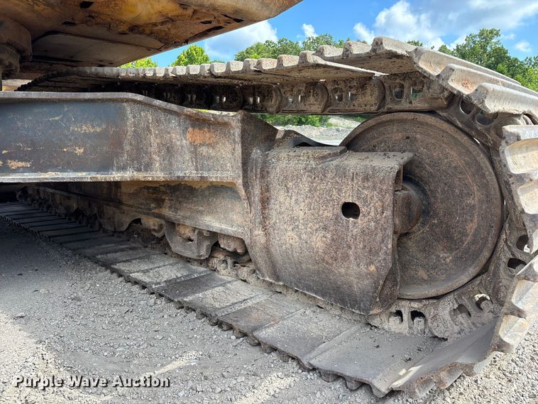 image for item FG0523 2004 Komatsu PC300LC-7L excavator