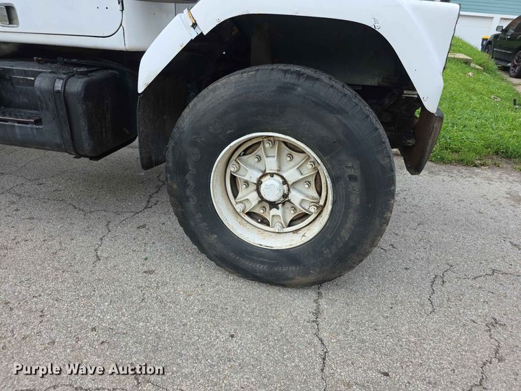 image for item FH6187 1980 Chevrolet Bison dump truck