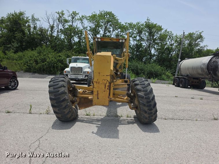 image for item FH6191 1998 Caterpillar 140H motor grader
