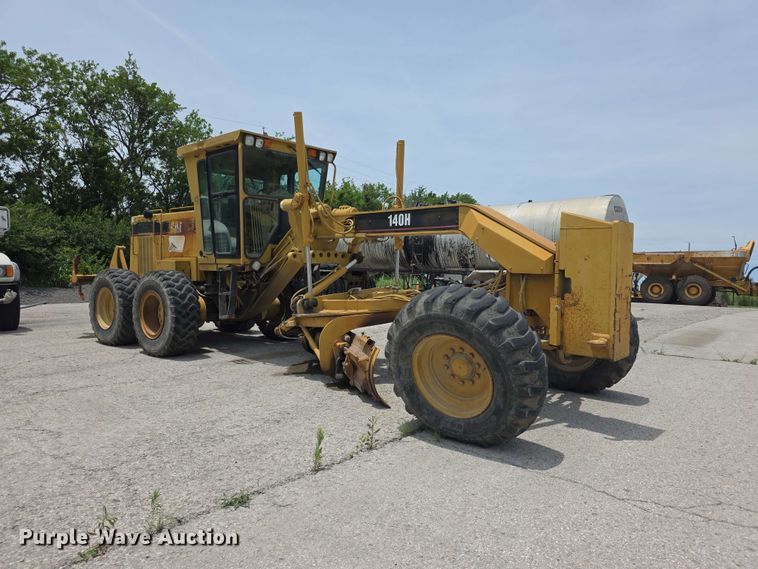 image for item FH6191 1998 Caterpillar 140H motor grader