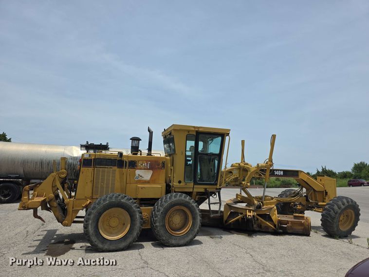 image for item FH6191 1998 Caterpillar 140H motor grader